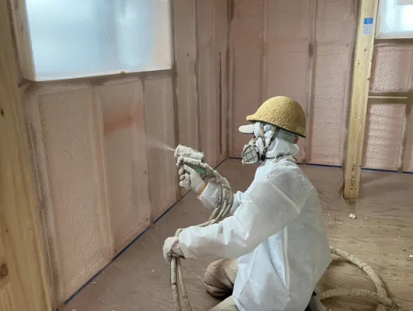 ウレタン施工中のイメージ